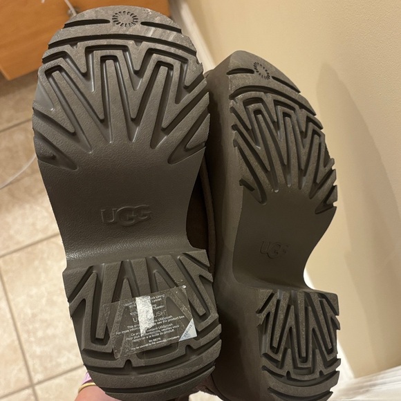 UGG brown ultra platform boots - Picture 8 of 8